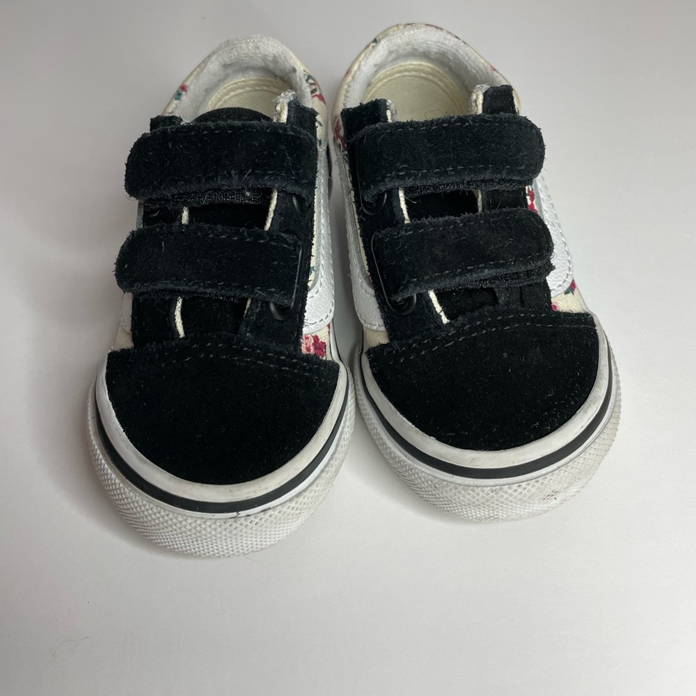 Vans baby old Skool Velcro sneakers size 4